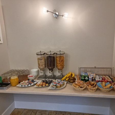 Hotel Du Haut Marais Сен-Марсель Экстерьер фото